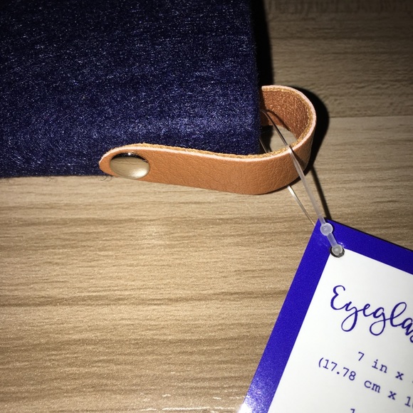 Faux Leather & Wool Travel Bag & Eyeglass Case - Picture 10 of 11